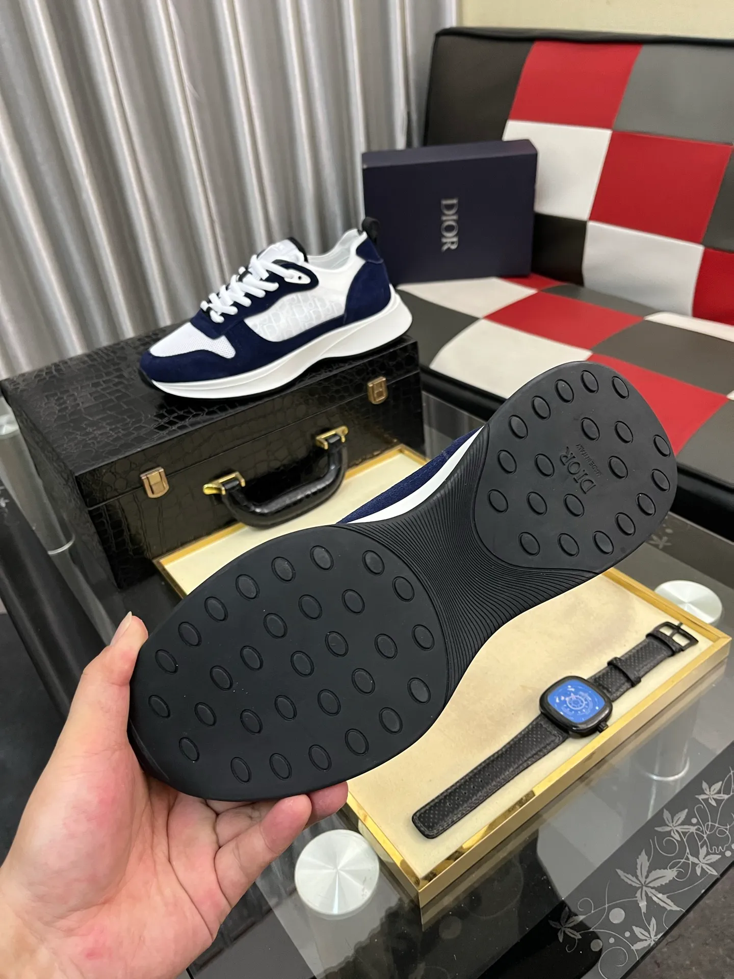 Men's shoes💰: 360⌚️⌚️[Dior] Dior's new men's genuine leather casual shoes, the highest version on the market, any comparison is welcome🆚! The original leather has excellent texture and is super high-end! Fetal sheep net lining imported from Italy, removable pad! Luxurious materials and fine workmanship, highly recommended! Code number: 38-444️⃣Colors available